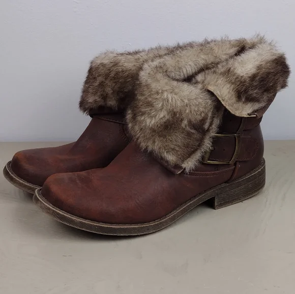 Like New Anklet Boots - Picture 1 of 6